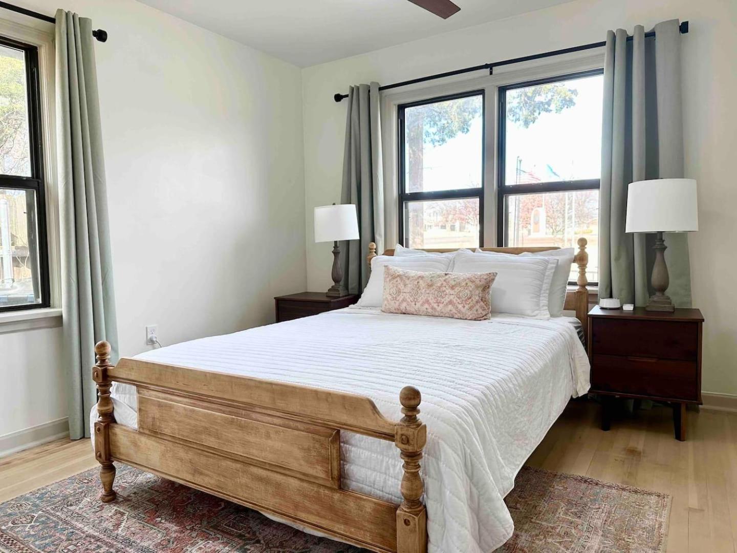 Campus Cottage Kng Bed! Walk To Uco And Downtown Edmond Exteriör bild